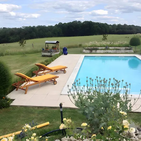 度假居 Maison Les Fleuries Saint-Quentin-de-Chalais